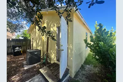 11 S D Street, Lake Worth Beach, FL 33460 - Photo 24