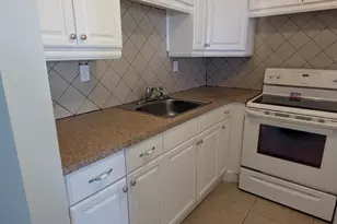 90 Andover D, West Palm Beach, FL 33417 - Photo 2