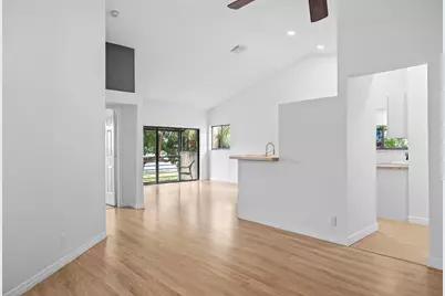 15 Via De Casas Sur #204, Boynton Beach, FL 33426 - Photo 2