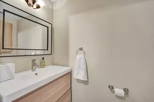 2571 NE 15th St, Pompano Beach, FL 33062 - Photo 10