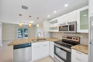 2571 NE 15th St, Pompano Beach, FL 33062 - Photo 6