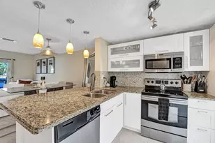 2571 NE 15th St, Pompano Beach, FL 33062 - Photo 4