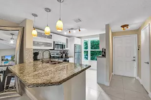 2571 NE 15th St, Pompano Beach, FL 33062 - Photo 8