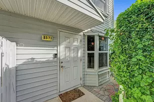 2571 NE 15th St, Pompano Beach, FL 33062 - Photo 2