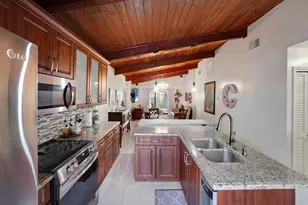145 Essex Rd, Hollywood, FL 33024 - Photo 10