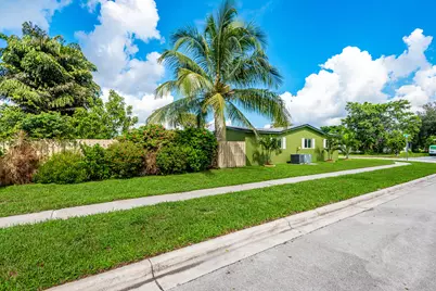 6912 NW 5th Place, Margate, FL 33063 - Photo 12