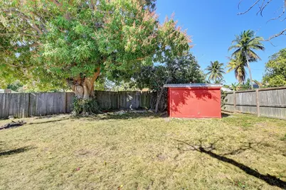 348 SE 4th Avenue SE, Delray Beach, FL 33483 - Photo 12