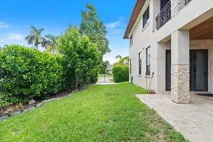 301 Sandalwood Ln, Boca Raton, FL 33487 - Photo 44