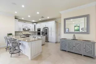 301 Sandalwood Ln, Boca Raton, FL 33487 - Photo 8