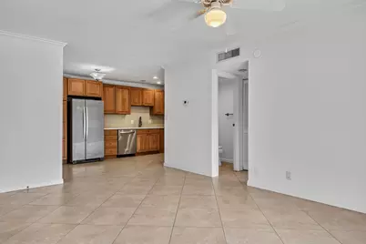 13 Jacaranda Drive #214, Plantation, FL 33324 - Photo 4