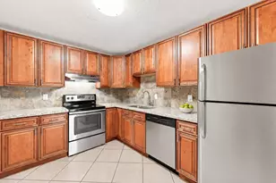 380 E Laurel Dr, Margate, FL 33063 - Photo 4