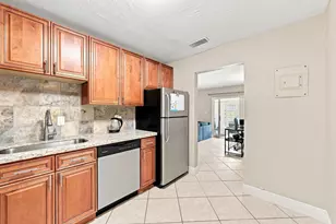 380 E Laurel Dr, Margate, FL 33063 - Photo 10