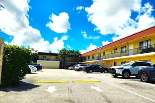 1020 Crystal Lake Dr, Deerfield Beach, FL 33064 - Photo 10
