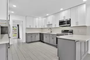 222 NE 9th Ave, Deerfield Beach, FL 33441 - Photo 10