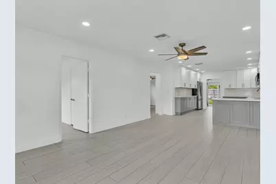 222 NE 9th Avenue, Deerfield Beach, FL 33441 - Photo 8