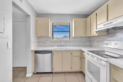 21904 Lake Forest Circle #202, Boca Raton, FL 33433 - Photo 4
