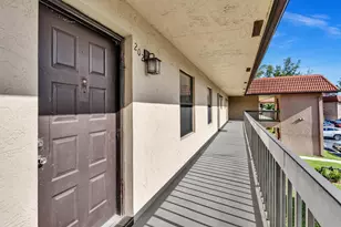 21904 Lake Forest Cir, Boca Raton, FL 33433 - Photo 20