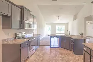 702 SE Walters Terrace, Port Saint Lucie, FL 34983 - Photo 2