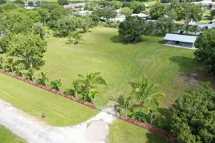 2055 SW 3rd St, Okeechobee, FL 34974 - Photo 2