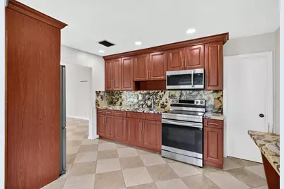 241 NW 49th Street, Oakland Park, FL 33309 - Photo 10