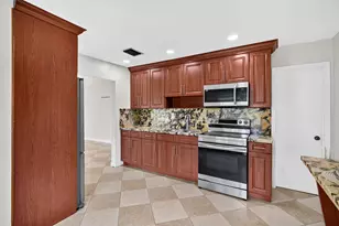 241 NW 49th St, Oakland Park, FL 33309 - Photo 10