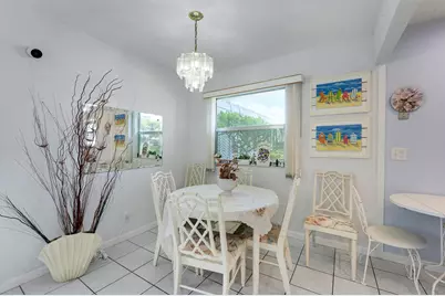 173 Valencia H, Delray Beach, FL 33446 - Photo 4