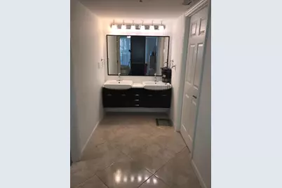 290 174th Street #L18, Sunny Isles Beach, FL 33160 - Photo 6
