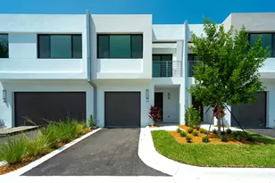 702 Cypress Grove Dr, Pompano Beach, FL 33069 - Photo 2