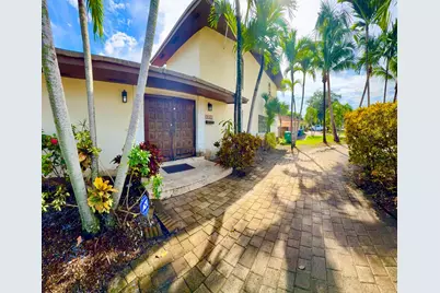 2390 NE 199th Street, Aventura, FL 33180 - Photo 8