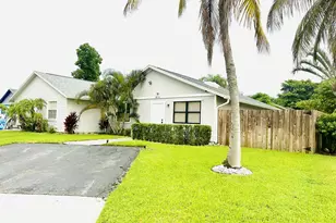 8715 Sol Terrace, West Palm Beach, FL 33403 - Photo 2