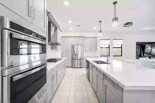 11850 N Baypoint Cir, Parkland, FL 33076 - Photo 4