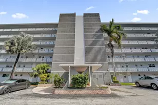 610 NE 12th Ave, Hallandale Beach, FL 33009 - Photo 4