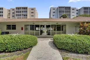 610 NE 12th Ave, Hallandale Beach, FL 33009 - Photo 6