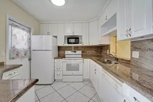 610 NE 12th Ave, Hallandale Beach, FL 33009 - Photo 20