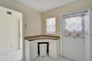 610 NE 12th Ave, Hallandale Beach, FL 33009 - Photo 18