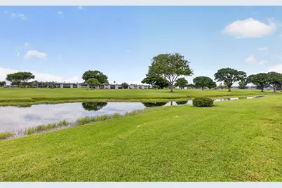 204 Burgundy E, Delray Beach, FL 33484 - Photo 2