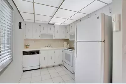 204 Burgundy E, Delray Beach, FL 33484 - Photo 10
