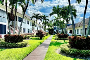 16 Plymouth A, West Palm Beach, FL 33417 - Photo 2