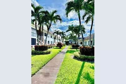 16 Plymouth A, West Palm Beach, FL 33417 - Photo 2