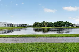 1002 Green Pine Blvd, West Palm Beach, FL 33409 - Photo 4