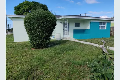 1496 W 32nd Street, West Palm Beach, FL 33404 - Photo 2