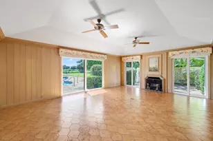 8 Country Rd W, Boynton Beach, FL 33436 - Photo 14