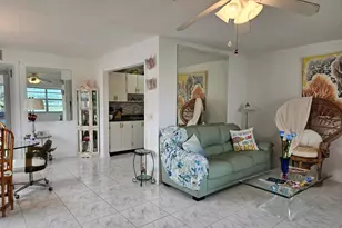 224 Burgundy E, Delray Beach, FL 33484 - Photo 2