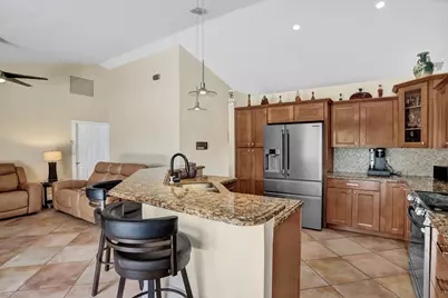 9255 Sun Pointe Drive, Boynton Beach, FL 33437 - Photo 8