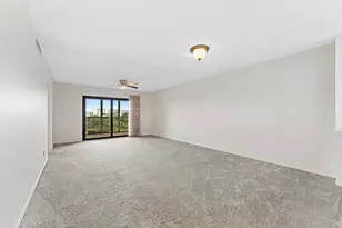 2112 S Cypress Bend Dr, Pompano Beach, FL 33069 - Photo 10