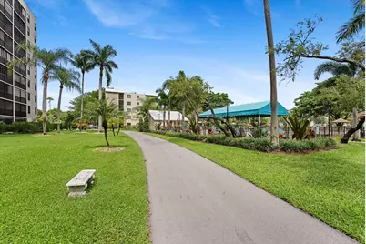 2112 S Cypress Bend Drive #607, Pompano Beach, FL 33069 - Photo 26