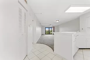 2112 S Cypress Bend Dr, Pompano Beach, FL 33069 - Photo 6