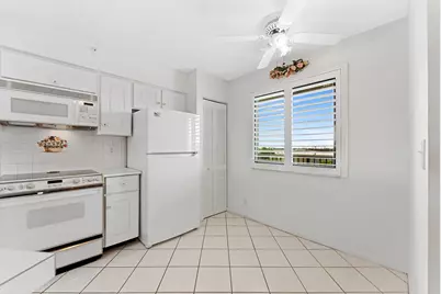 2112 S Cypress Bend Drive #607, Pompano Beach, FL 33069 - Photo 8
