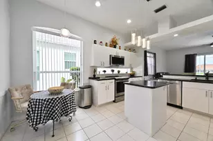 540 NW Lambrusco Dr, Port Saint Lucie, FL 34986 - Photo 22