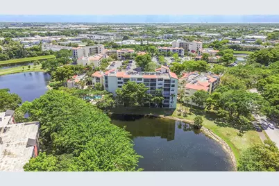 2304 S Cypress Bend Drive #512, Pompano Beach, FL 33069 - Photo 22